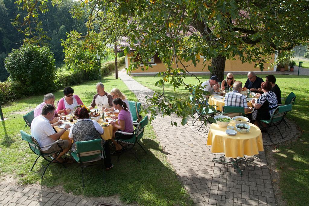 Готель Weingut Rebenhof Moarhauser Рач-ан-дер-Вайнштрассе Екстер'єр фото