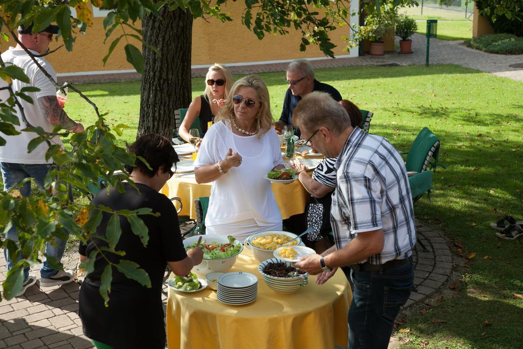 Готель Weingut Rebenhof Moarhauser Рач-ан-дер-Вайнштрассе Екстер'єр фото